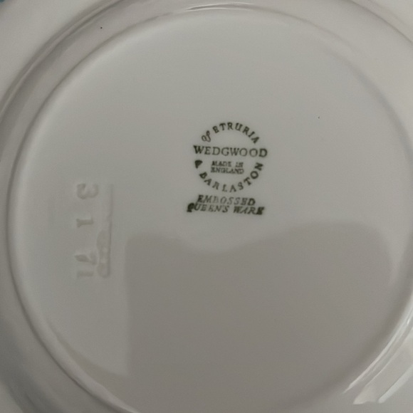 Vintage Wedgwood ashtray 6” - Picture 2 of 3